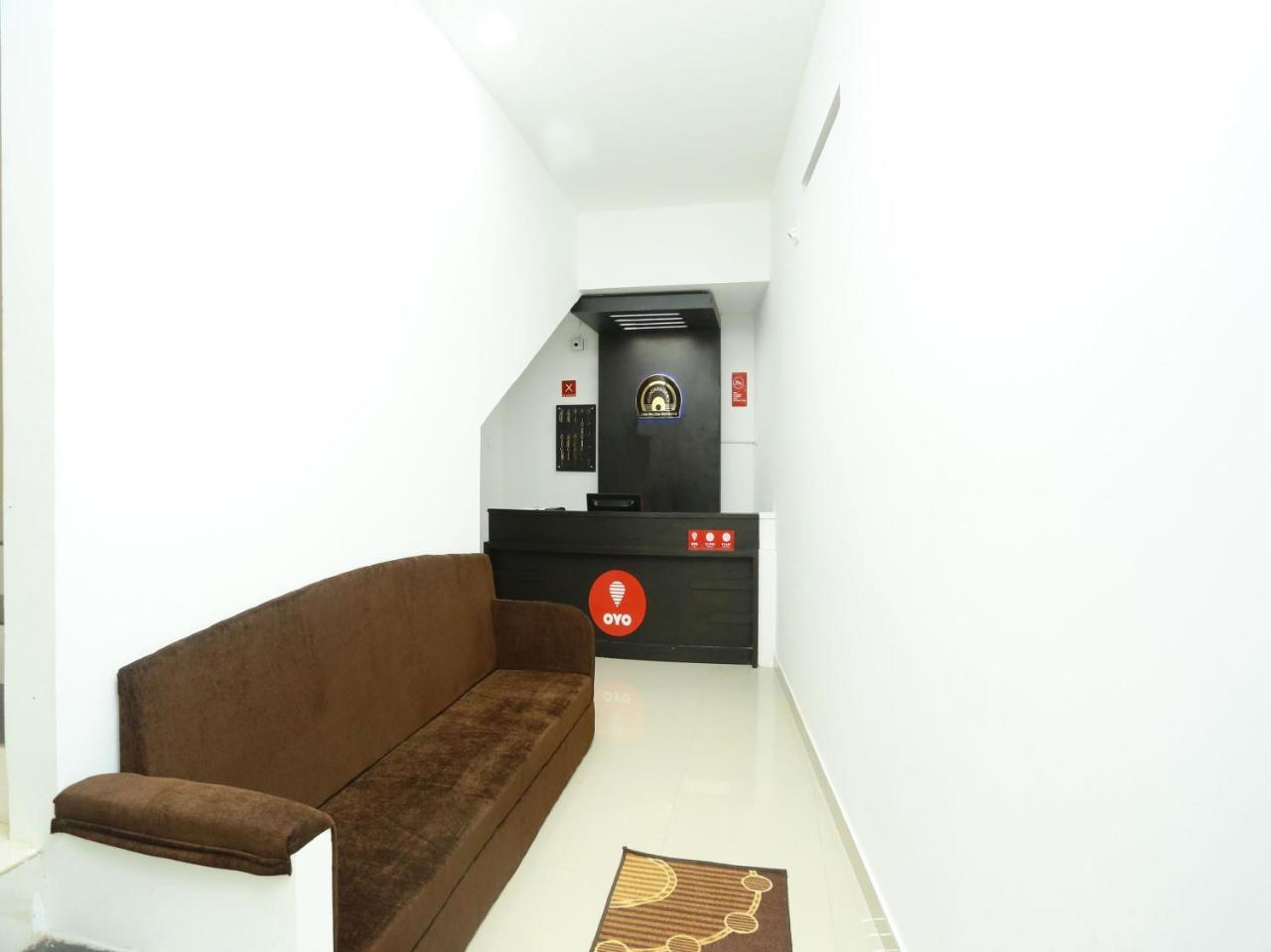 Oyo 12978 Igloo Residency Hotel Витири Екстериор снимка