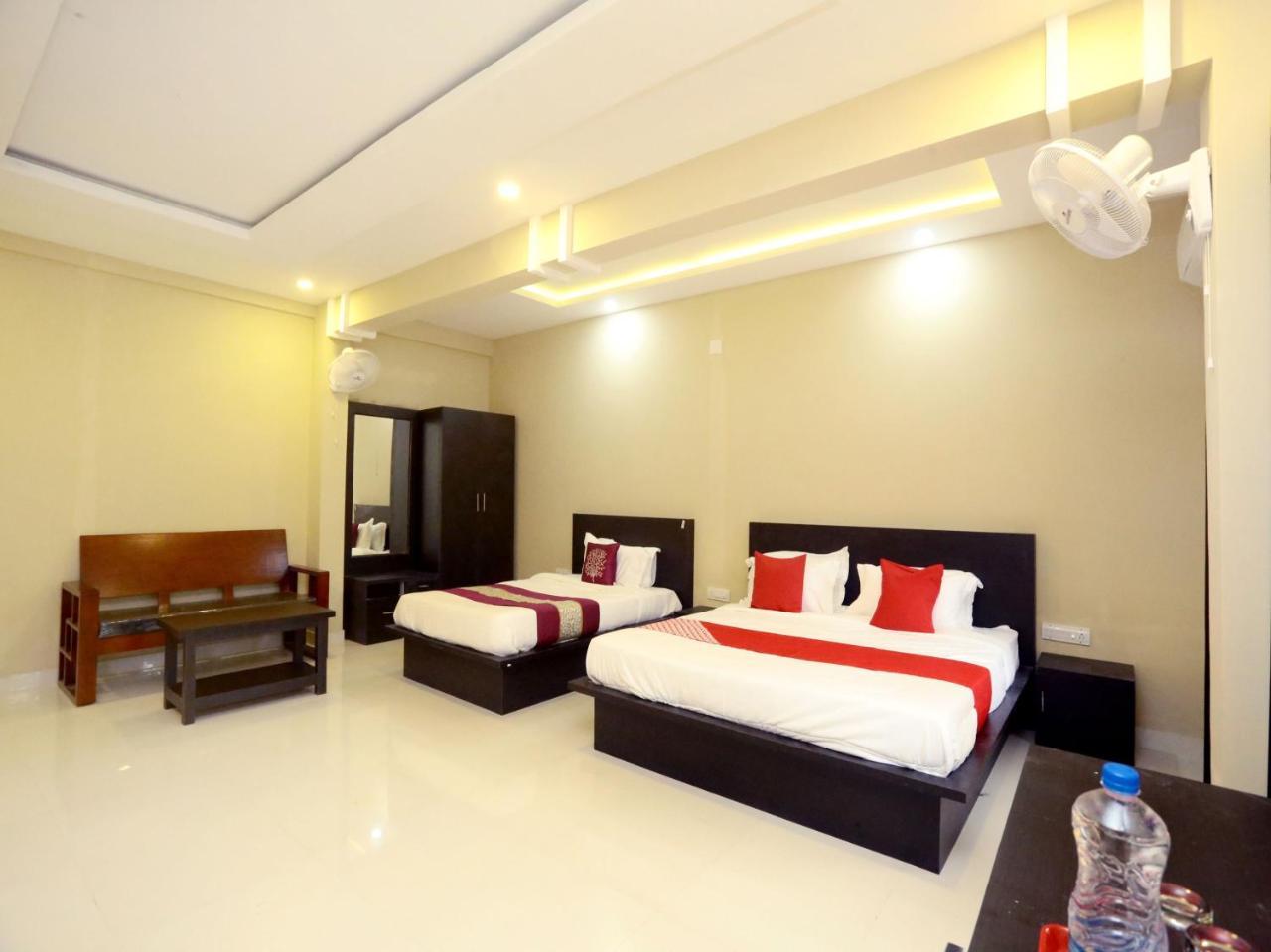 Oyo 12978 Igloo Residency Hotel Витири Екстериор снимка