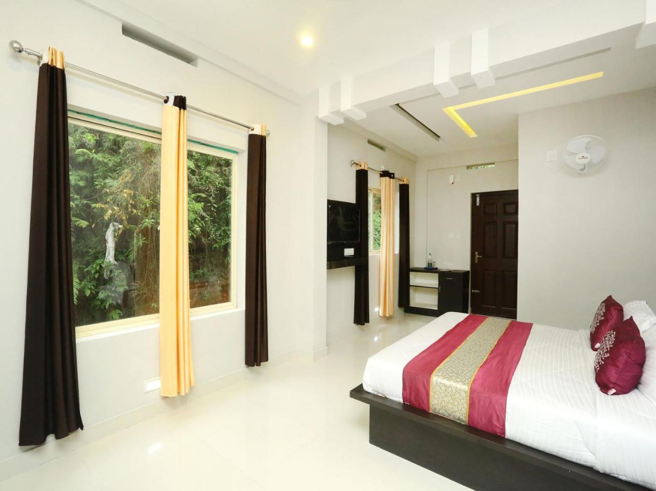 Oyo 12978 Igloo Residency Hotel Витири Екстериор снимка