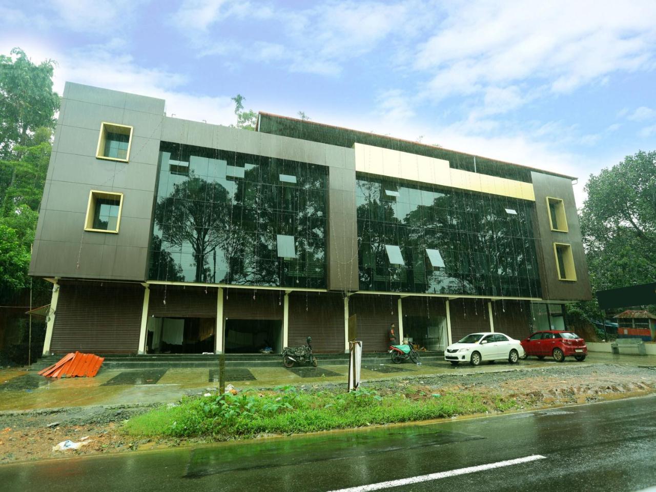 Oyo 12978 Igloo Residency Hotel Витири Екстериор снимка