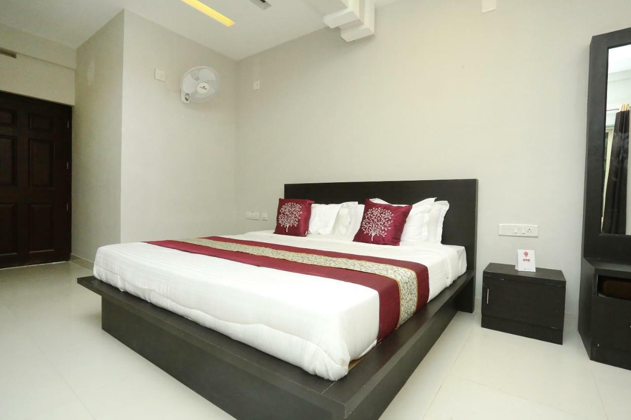Oyo 12978 Igloo Residency Hotel Витири Екстериор снимка