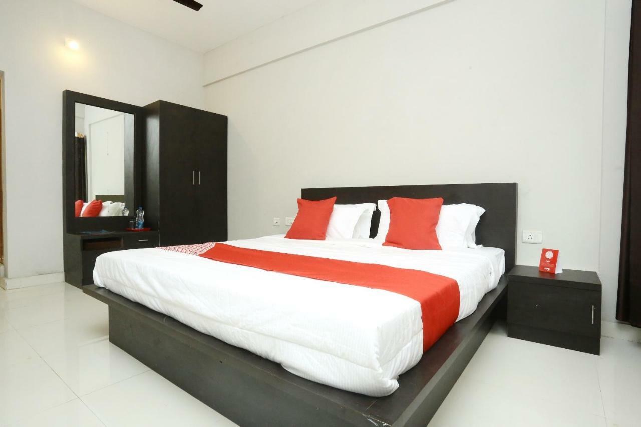 Oyo 12978 Igloo Residency Hotel Витири Екстериор снимка