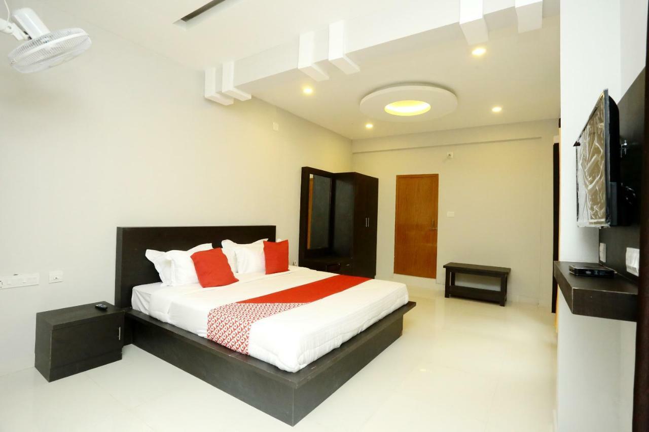Oyo 12978 Igloo Residency Hotel Витири Екстериор снимка